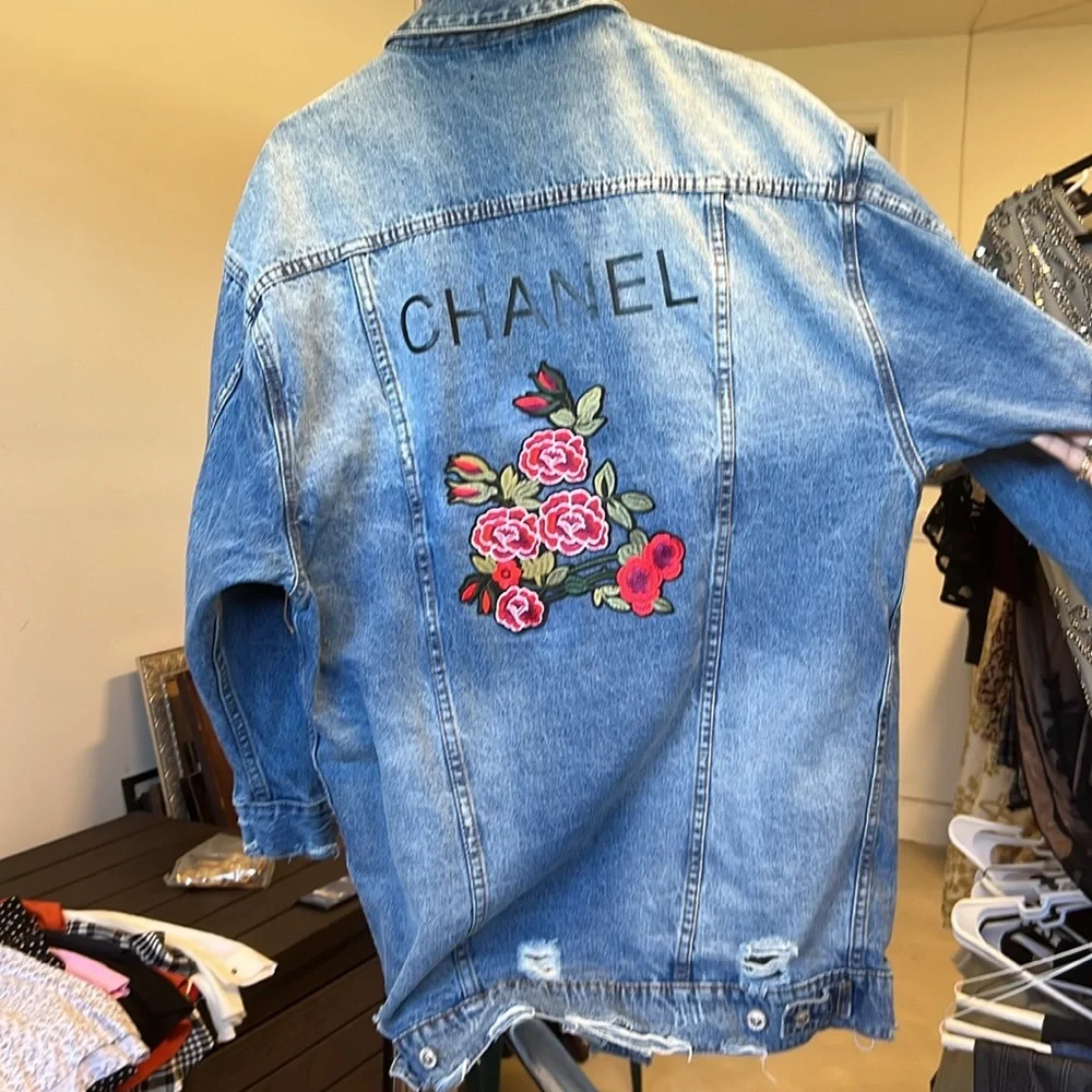 Beautiful Custom designer Inspired oversized distressed denim jacket. Size L. - Picture 2 of 3